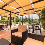 Classical Res Baia Delle Palme Prem Bilo 4 Person Apartment *