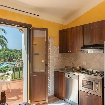 Apartment Classical Res Baia Delle Palme Prem Bilo 4 Person *